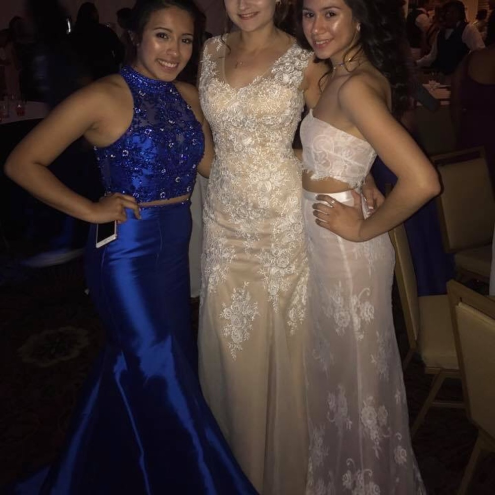 PROM DRESS - Picture 2 of 3